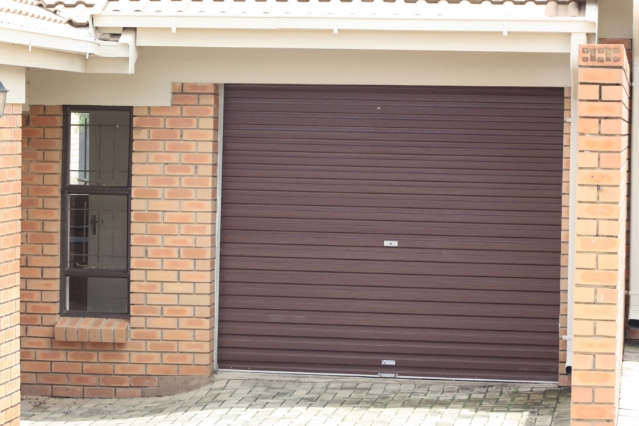 2 Bedroom Property for Sale in Langenhovenpark Free State